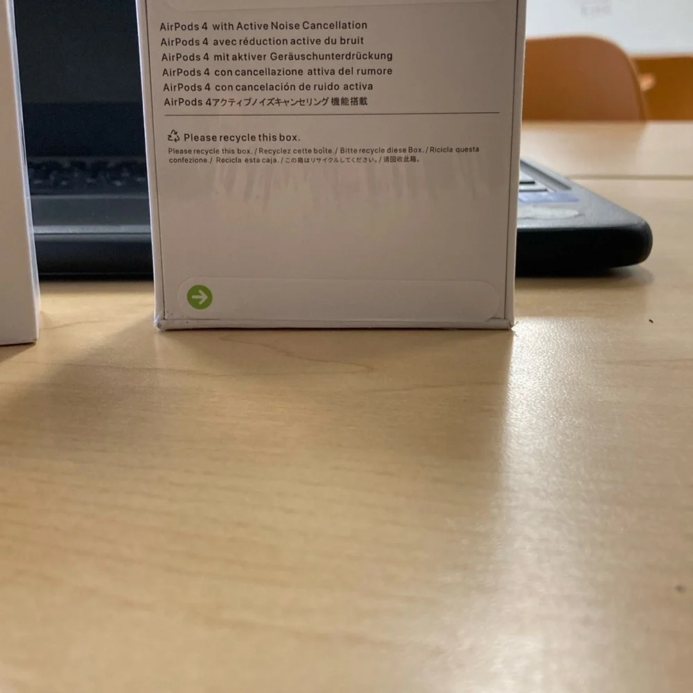 AirPods White Wireless Earbuds Set